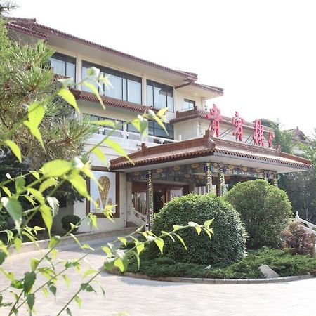 Shungeng Hillview Hotel Jinan Bagian luar foto