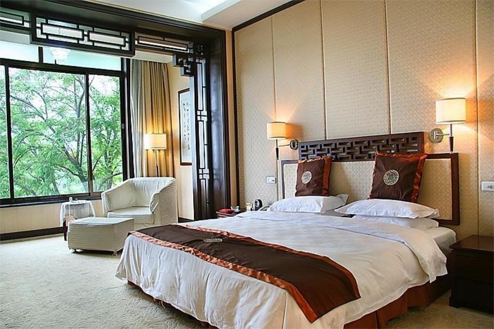 Shungeng Hillview Hotel Jinan Bagian luar foto