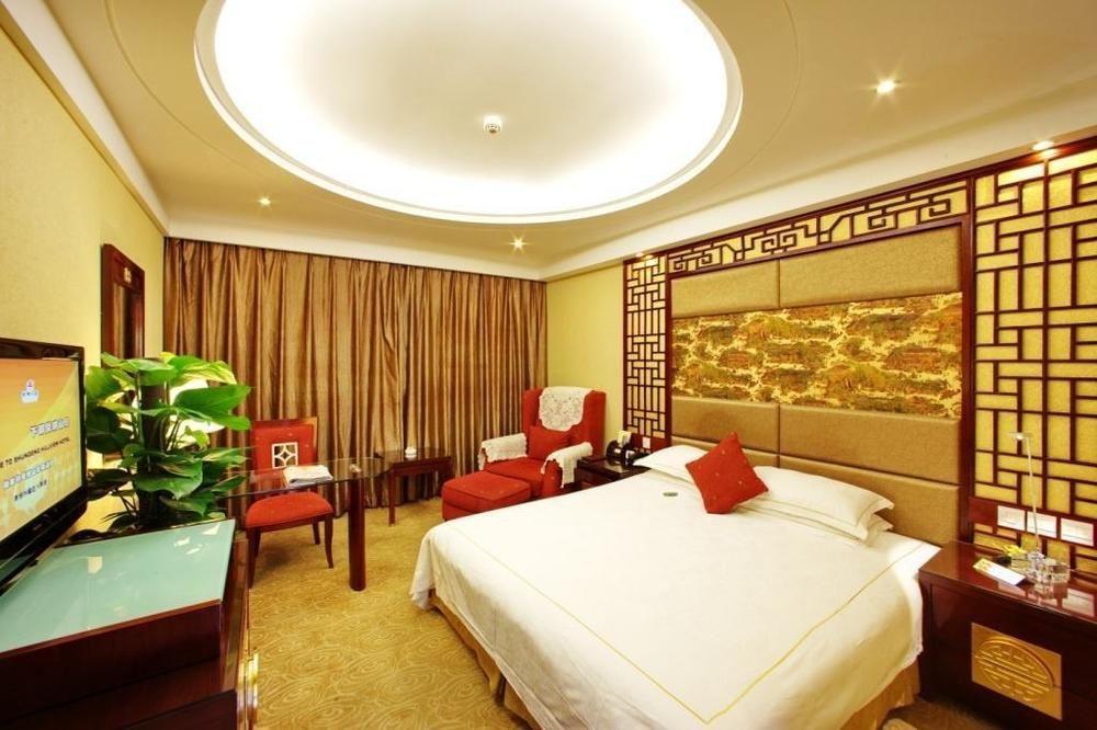 Shungeng Hillview Hotel Jinan Bagian luar foto