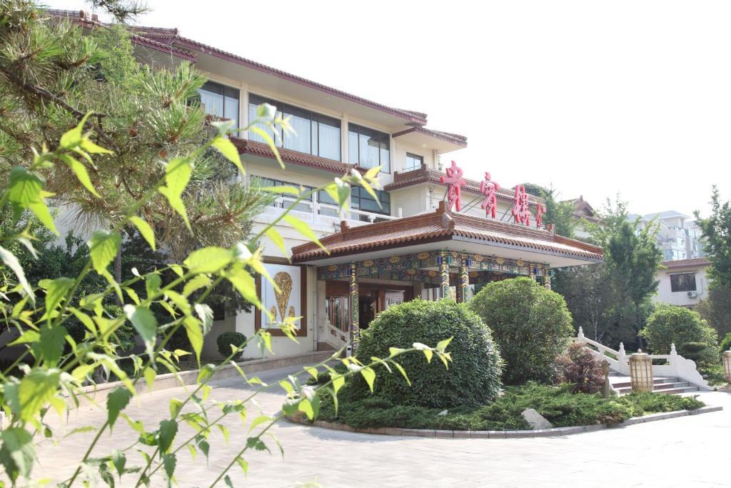 Shungeng Hillview Hotel Jinan Bagian luar foto