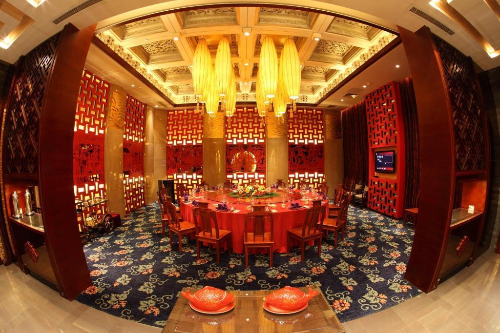 Shungeng Hillview Hotel Jinan Bagian luar foto