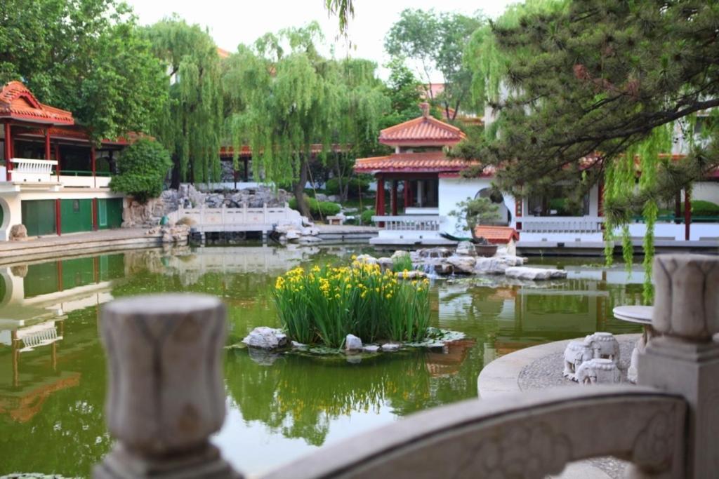 Shungeng Hillview Hotel Jinan Bagian luar foto